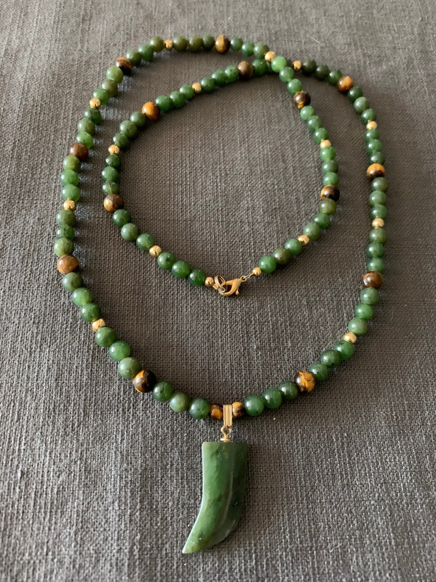 Necklace "Jade Tiger" Vintage Jade Claw/tooth, Tigers Eye, Jade jewelry, Gender Neutral, Vintage beads, Gift Idea, Tiger energy