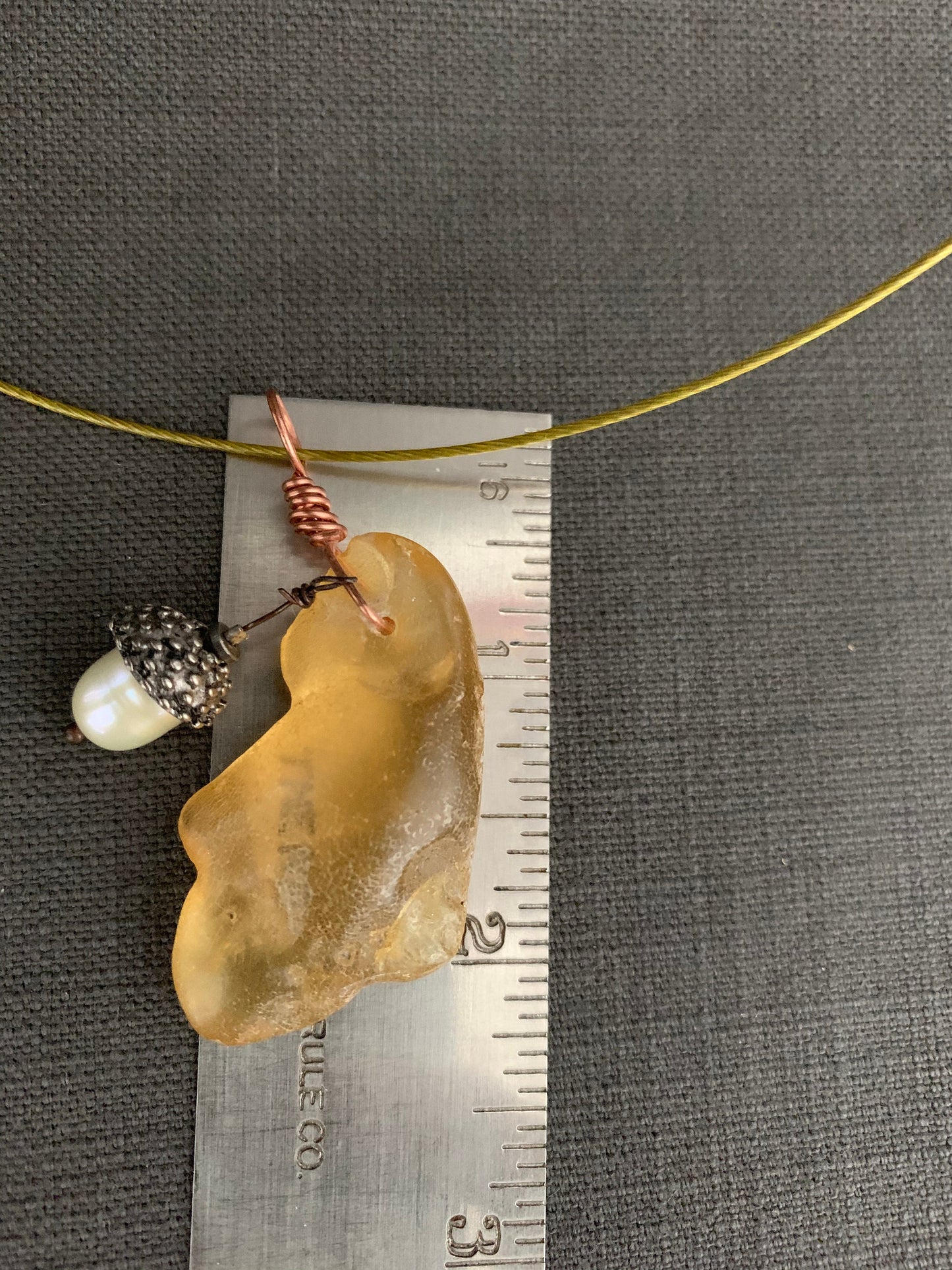 Pendant “Oak Queen” Dominican Republic Amber, Pearl, Oak leaf, Gender Neutral, Gift idea, Festival jewelry, Amber pendant
